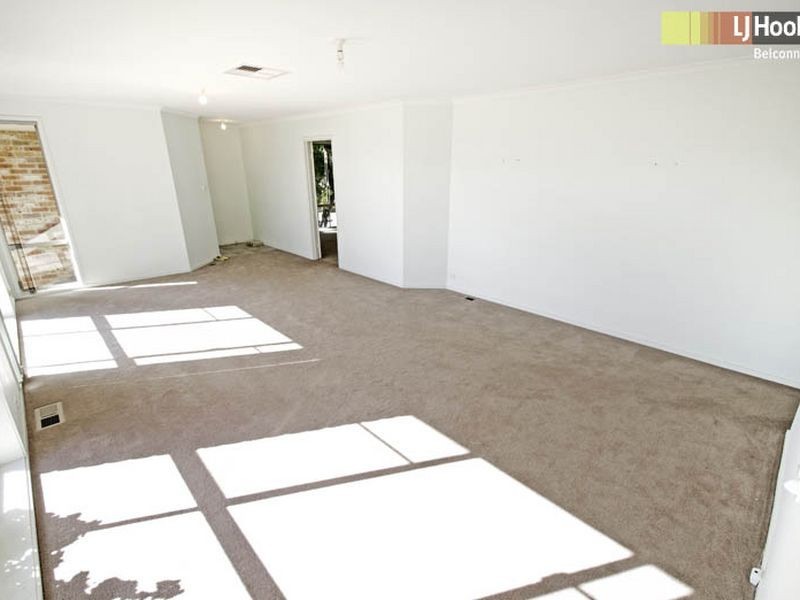 4 Sharman Place, Gordon ACT 2906