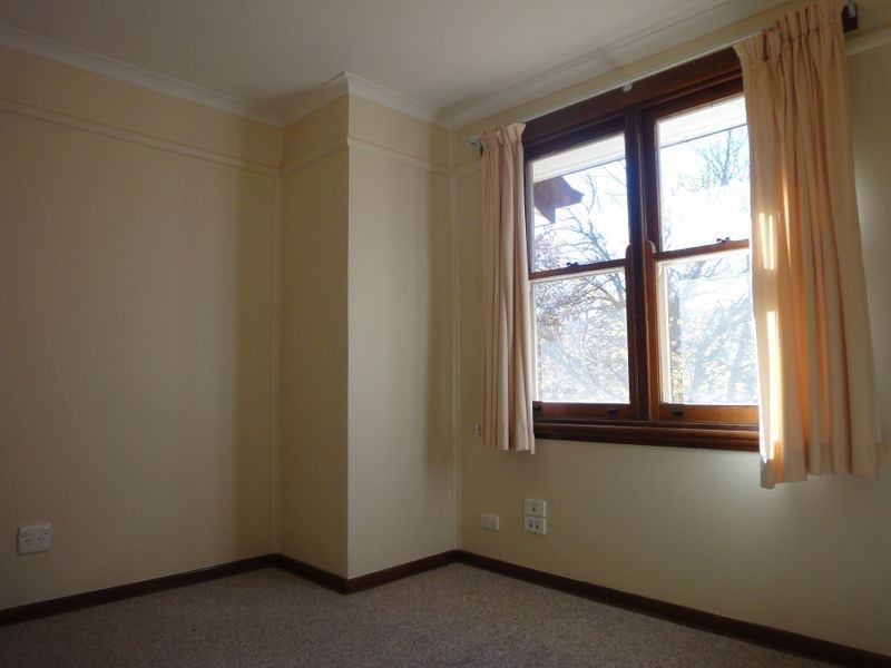 27 Booroondara Street, Reid ACT 2612