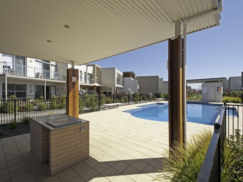 2/11 Joy Cummins Place, Belconnen ACT 2617