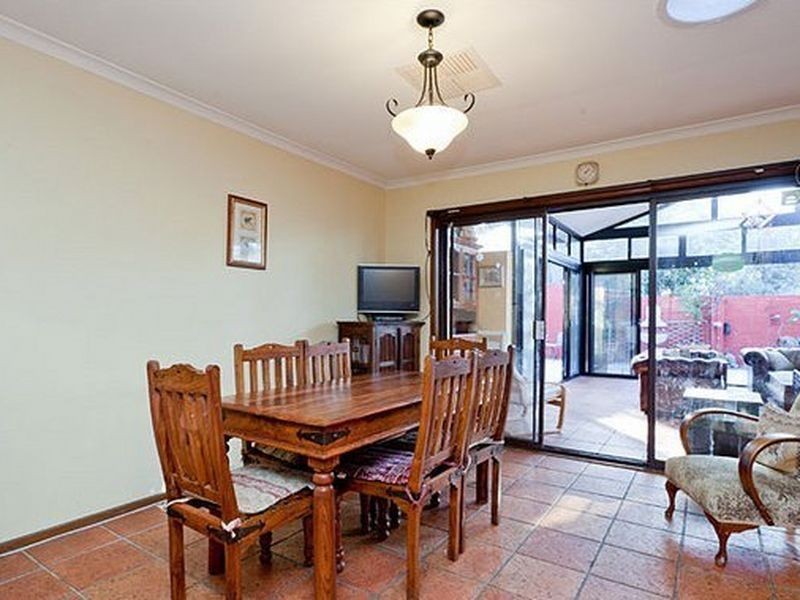 6 Booth Street, Cook ACT 2614