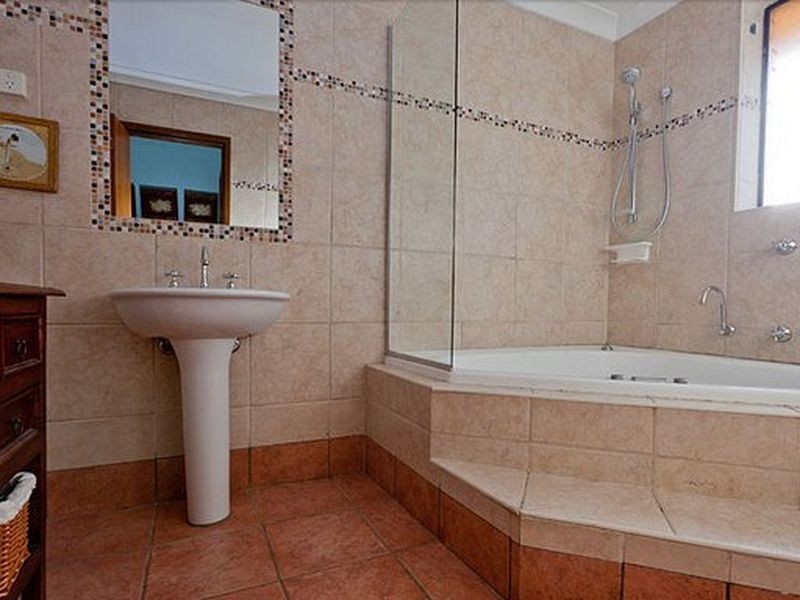 6 Booth Street, Cook ACT 2614