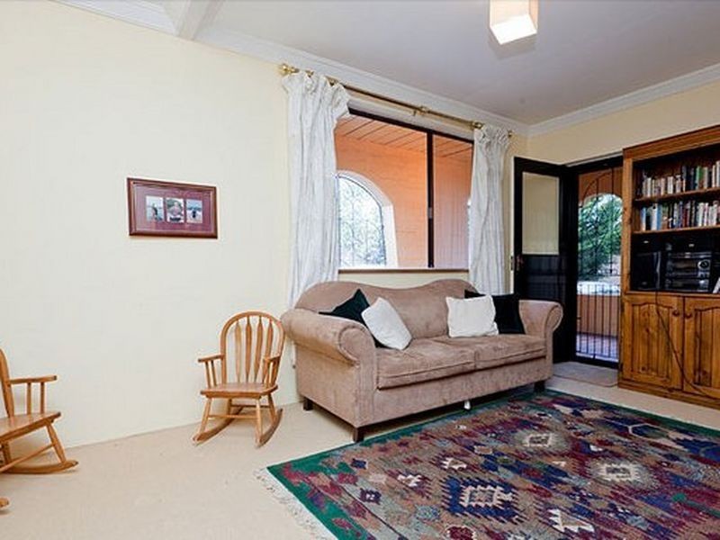 6 Booth Street, Cook ACT 2614