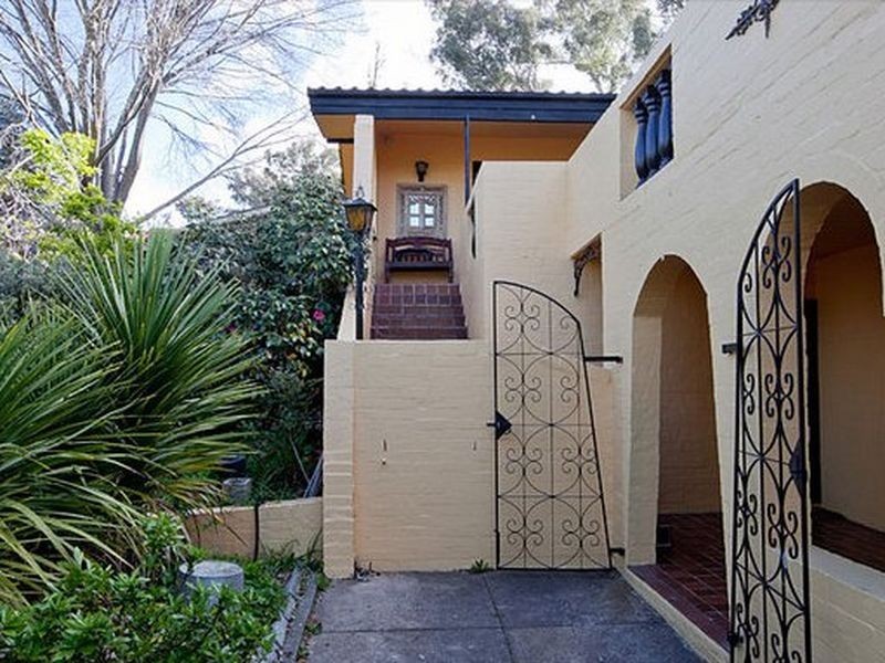 6 Booth Street, Cook ACT 2614