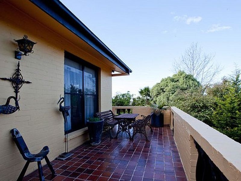 6 Booth Street, Cook ACT 2614