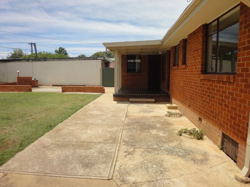 8 Dickinson Street, Watson ACT 2602