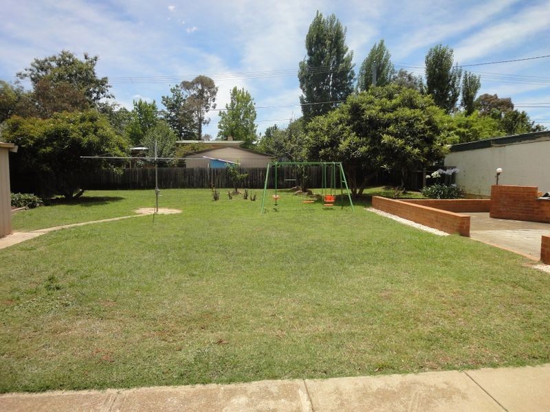 8 Dickinson Street, Watson ACT 2602