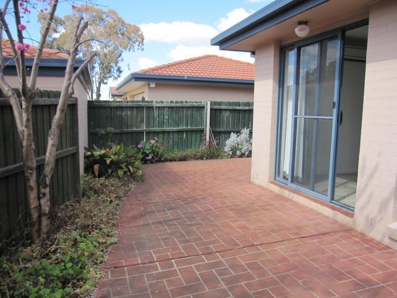 40/131 Britten Jones Drive, Holt ACT 2615