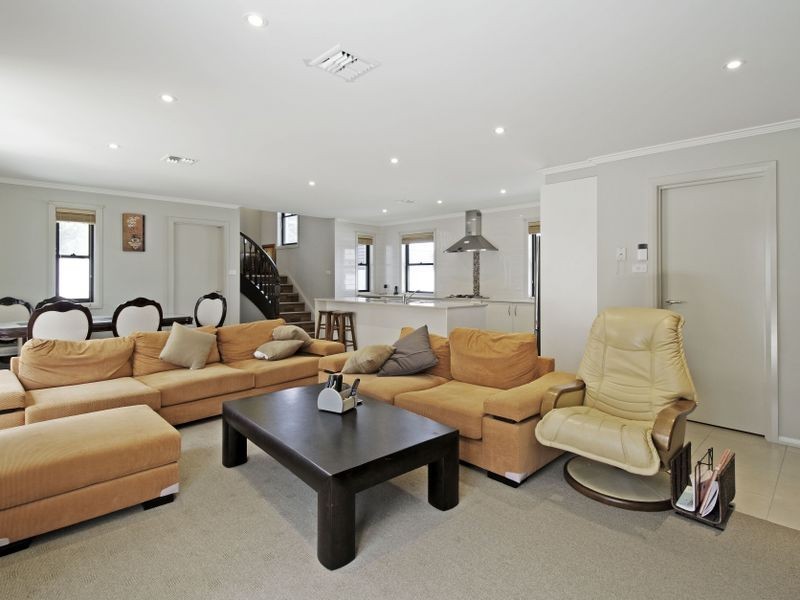 32 Polilight Street, Dunlop ACT 2615