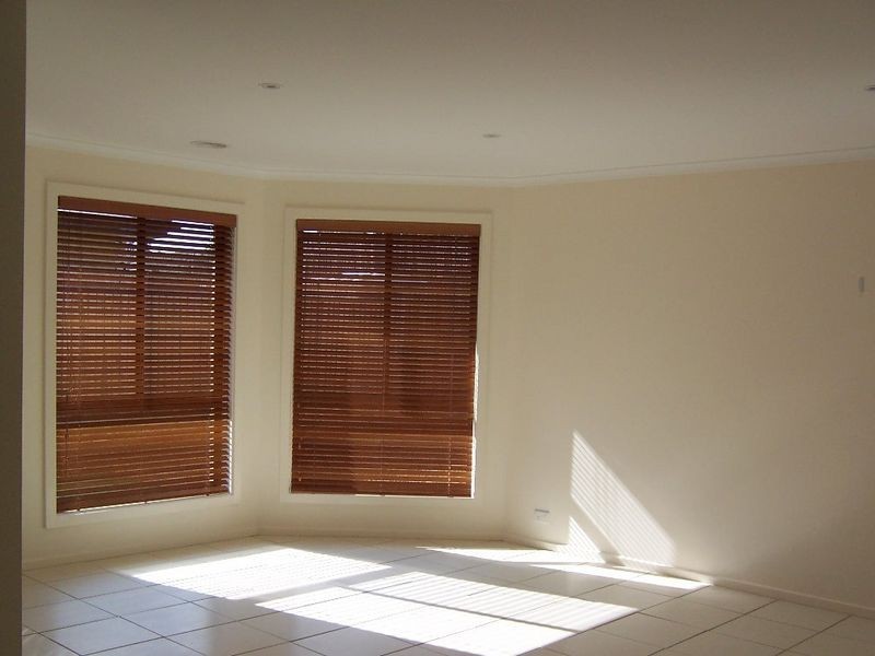 12 Courtneidge Street, Dunlop ACT 2615