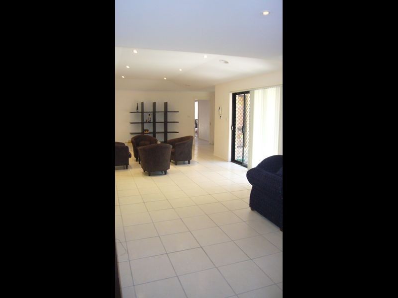 12 Courtneidge Street, Dunlop ACT 2615