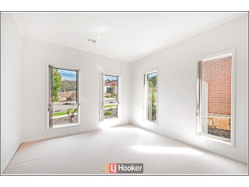 20 Victoria Owen Circuit, Casey ACT 2913