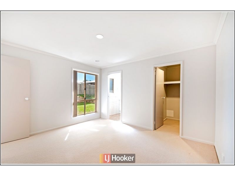 20 Victoria Owen Circuit, Casey ACT 2913
