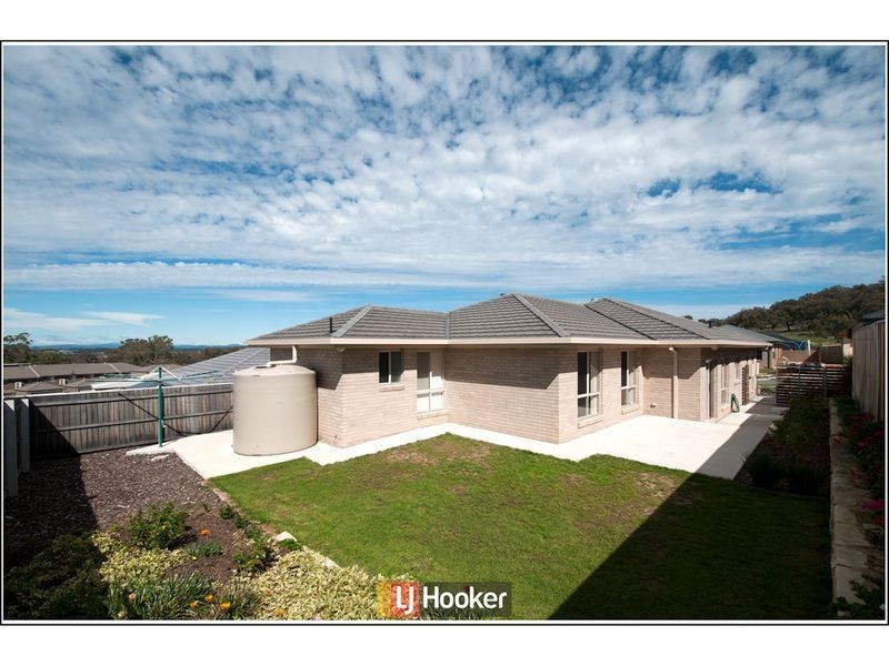 20 Victoria Owen Circuit, Casey ACT 2913
