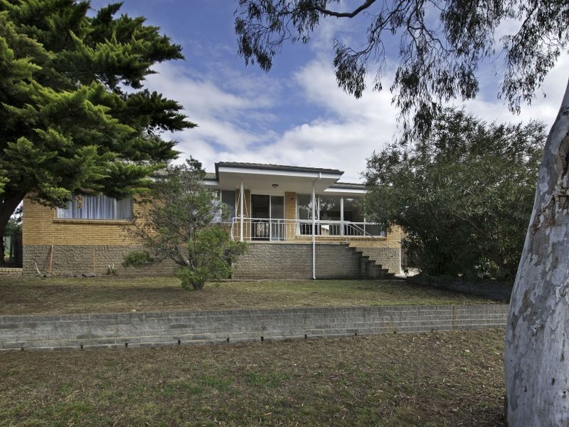 37 Grylls Crescent, Cook ACT 2614