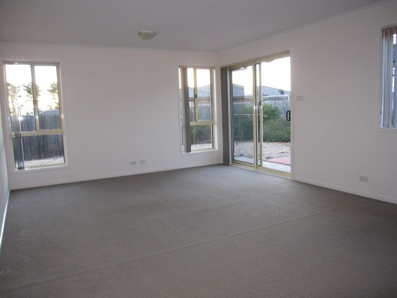 27 Dagmar Berne Street, Macgregor ACT 2615