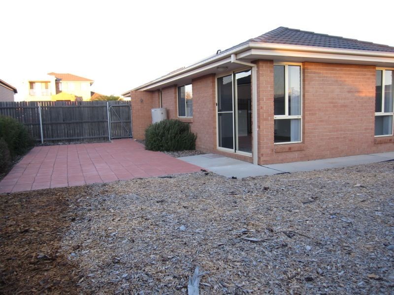 27 Dagmar Berne Street, Macgregor ACT 2615