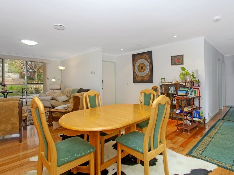 33 Solomon Crescent, Latham ACT 2615