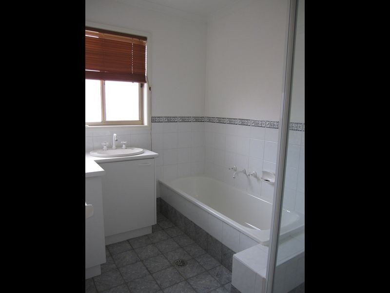 6 Doutney Place, Dunlop ACT 2615