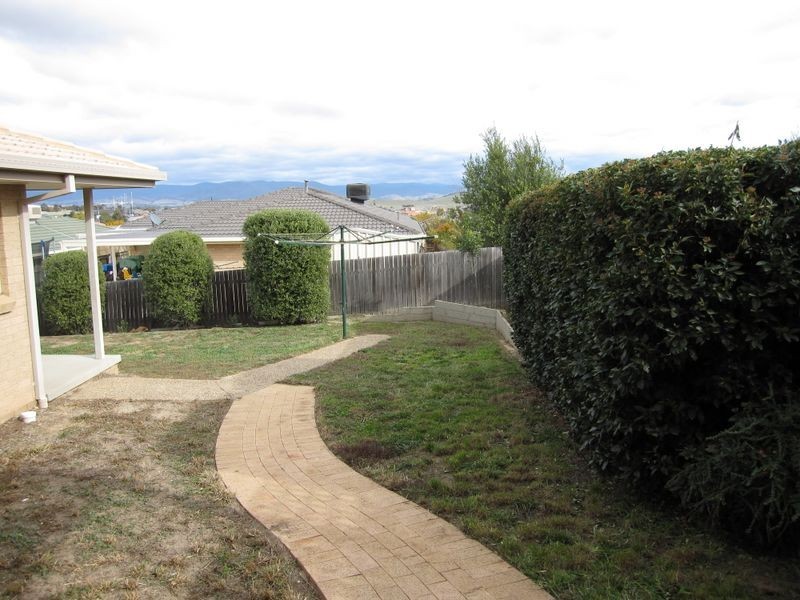 6 Doutney Place, Dunlop ACT 2615