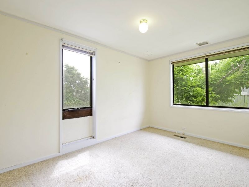 33 Spica Street, Giralang ACT 2617