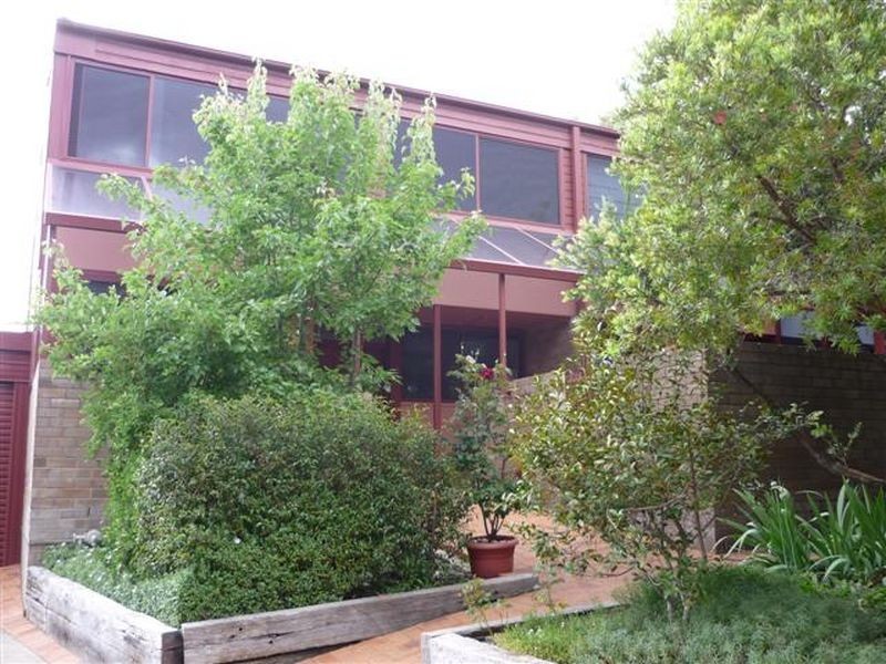 1/8 Bindaga Street, Aranda ACT 2614