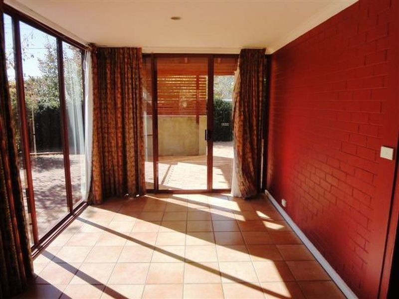 1/8 Bindaga Street, Aranda ACT 2614