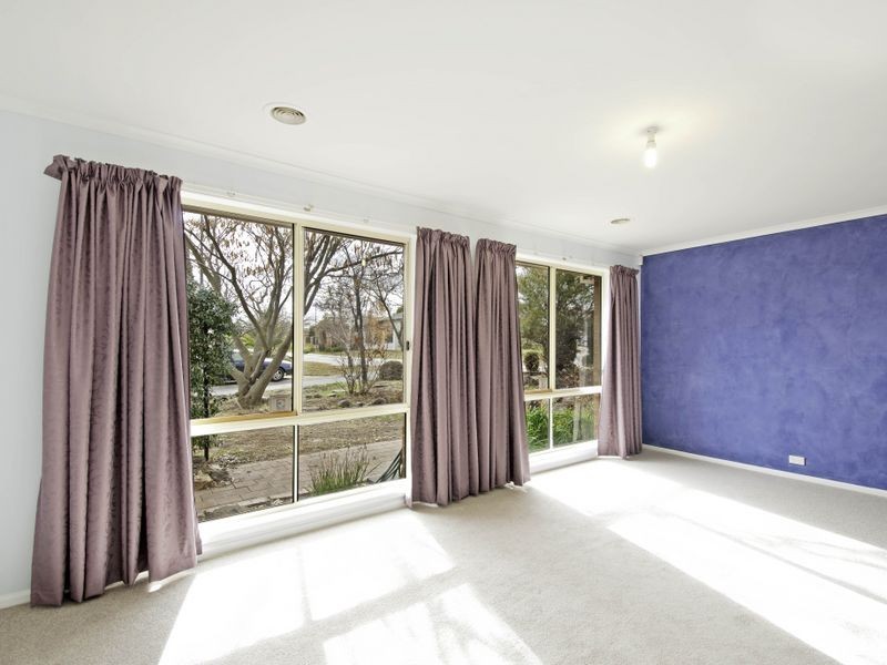 11 Dacomb Court, Dunlop ACT 2615