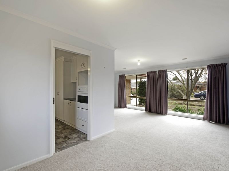 11 Dacomb Court, Dunlop ACT 2615