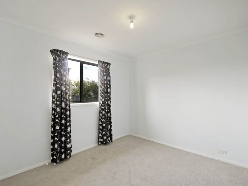 11 Dacomb Court, Dunlop ACT 2615