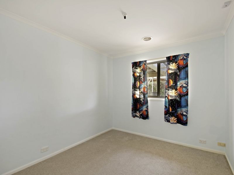 11 Dacomb Court, Dunlop ACT 2615