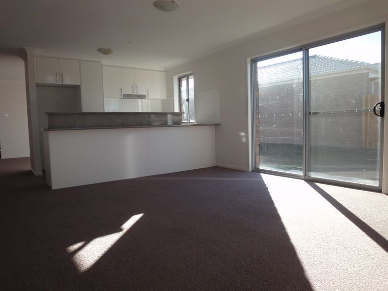 118 Macfarlane Burnett Avenue, Macgregor ACT 2615