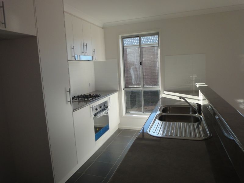 118 Macfarlane Burnett Avenue, Macgregor ACT 2615