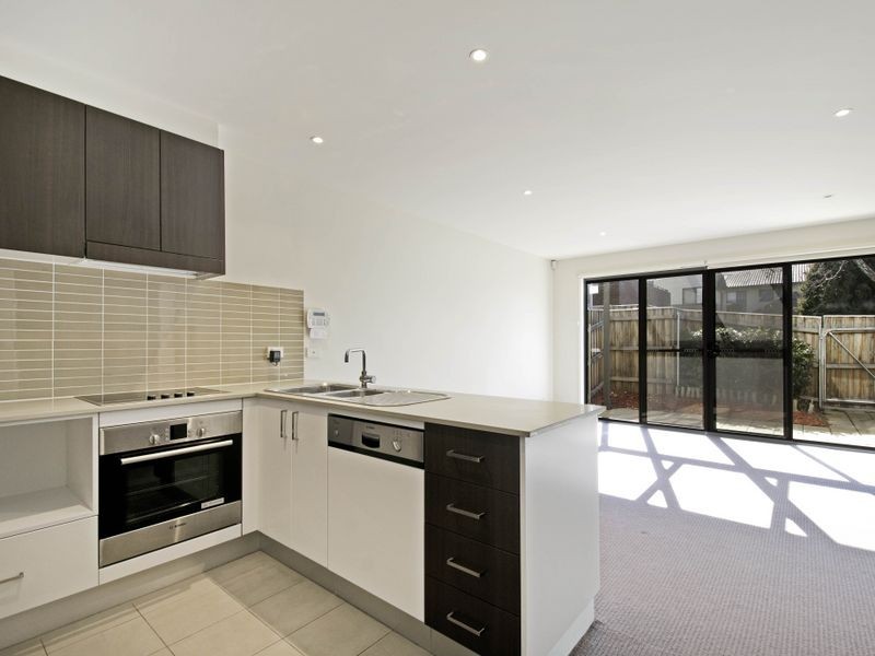 10/2 ‘Elan’ Archibald Street, Lyneham ACT 2602