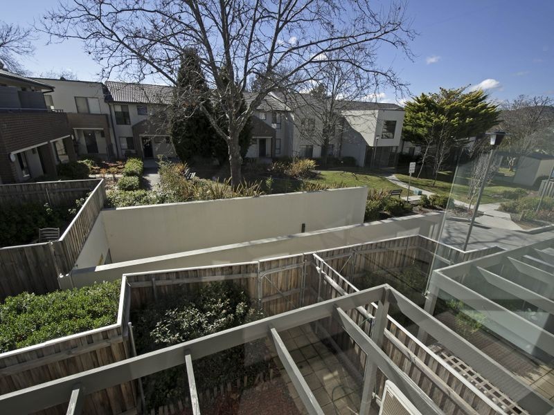 10/2 ‘Elan’ Archibald Street, Lyneham ACT 2602