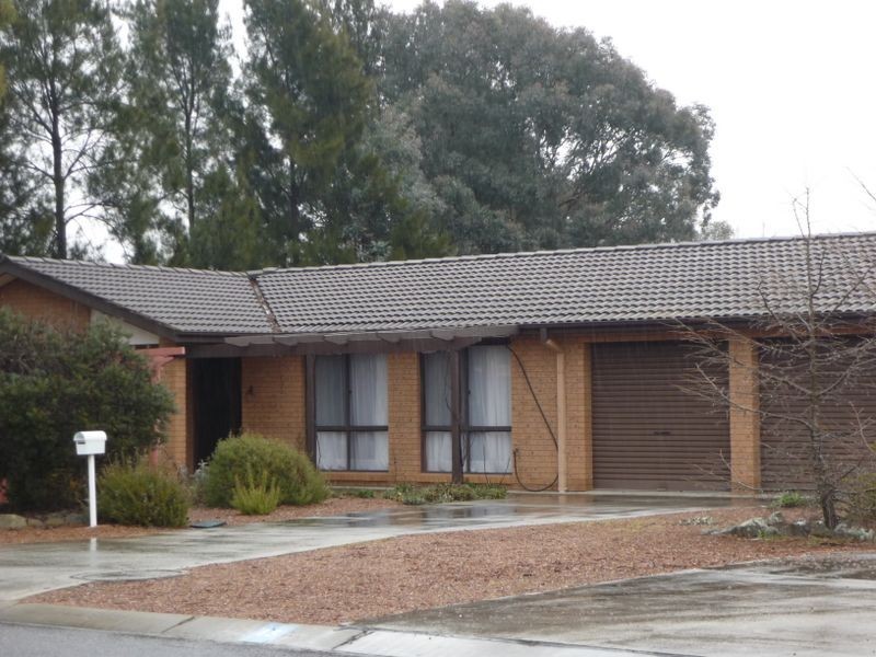 13 Twelvetrees Crescent, Florey ACT 2615