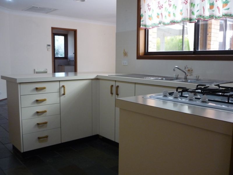 13 Twelvetrees Crescent, Florey ACT 2615