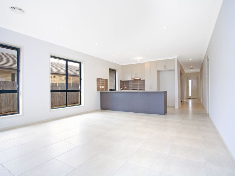 95 Zakharov Avenue, Forde ACT 2914