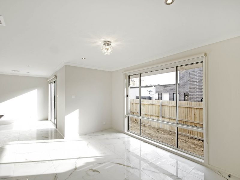 4 Stowport Avenue, Crace ACT 2911