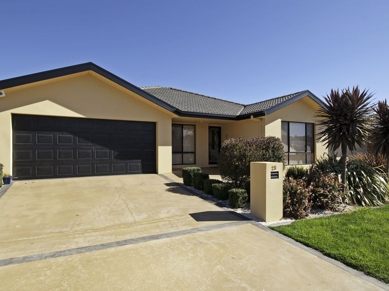25 Penfold Street, Gungahlin ACT 2912