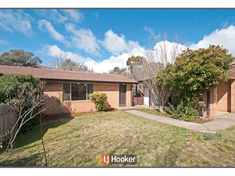 16 De Mestre Place, Holt ACT 2615
