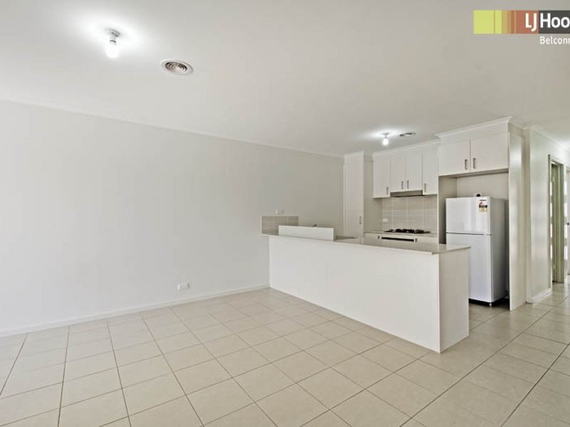 2/2 Neil Currie Street, Casey ACT 2913