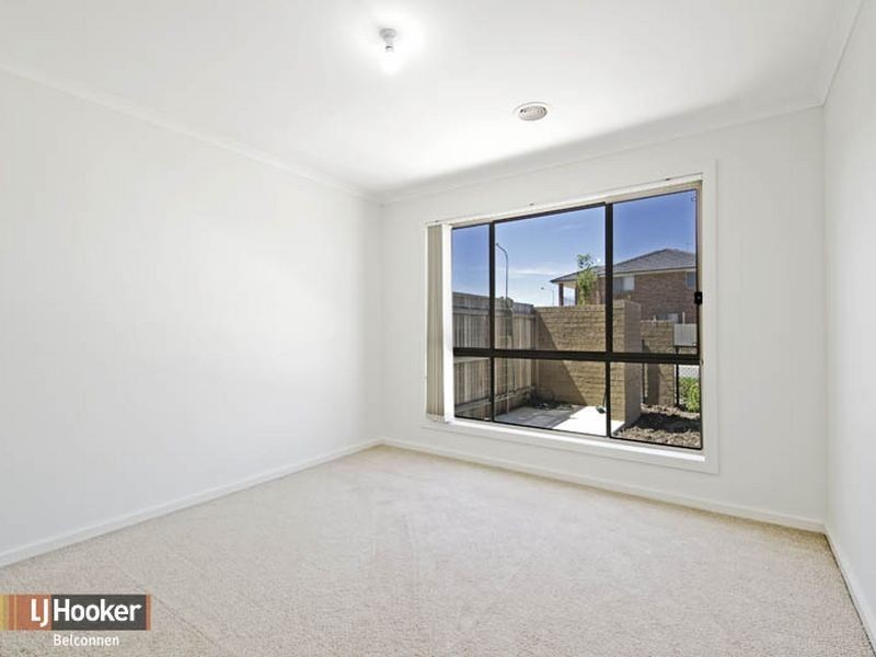 2/2 Neil Currie Street, Casey ACT 2913