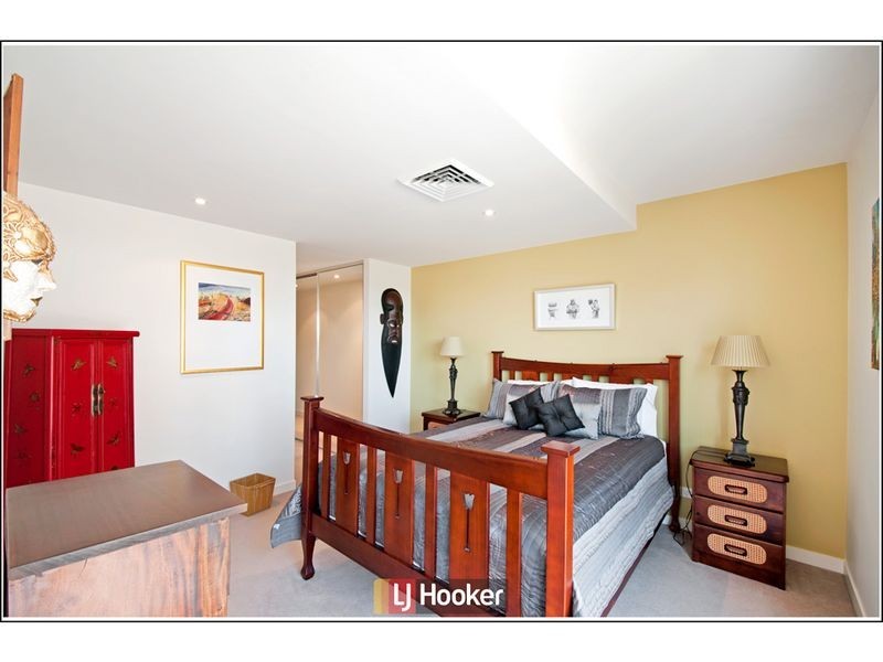 54/11 Eastlake Parade, Kingston ACT 2604