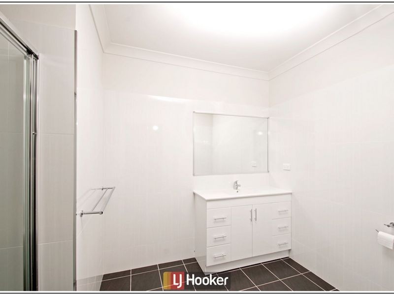 10 Mavis Latham Street, Franklin ACT 2913
