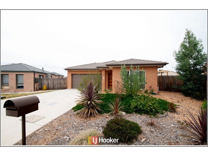 13 Boelke Place, Macgregor ACT 2615