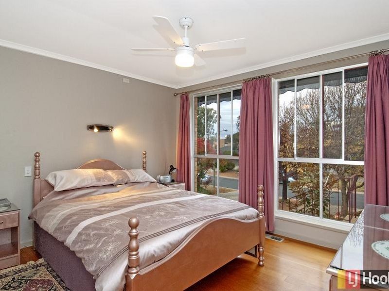 9 Solomon Crescent, Latham ACT 2615