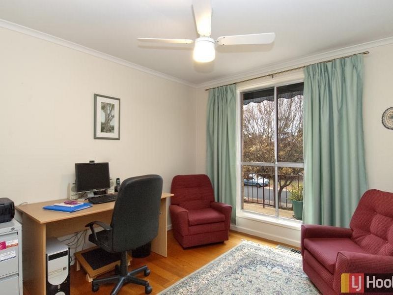 9 Solomon Crescent, Latham ACT 2615