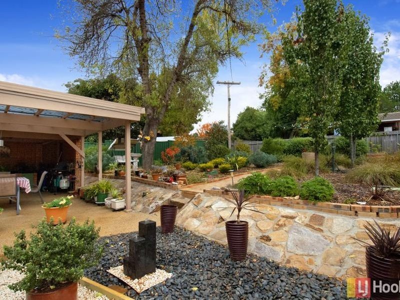 9 Solomon Crescent, Latham ACT 2615