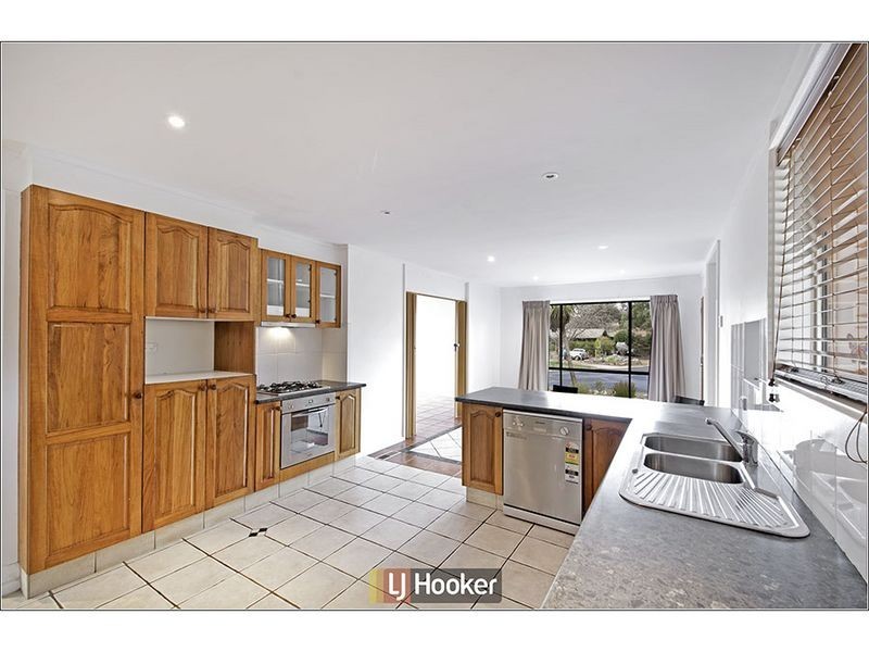 2 Kieran Place, Holt ACT 2615