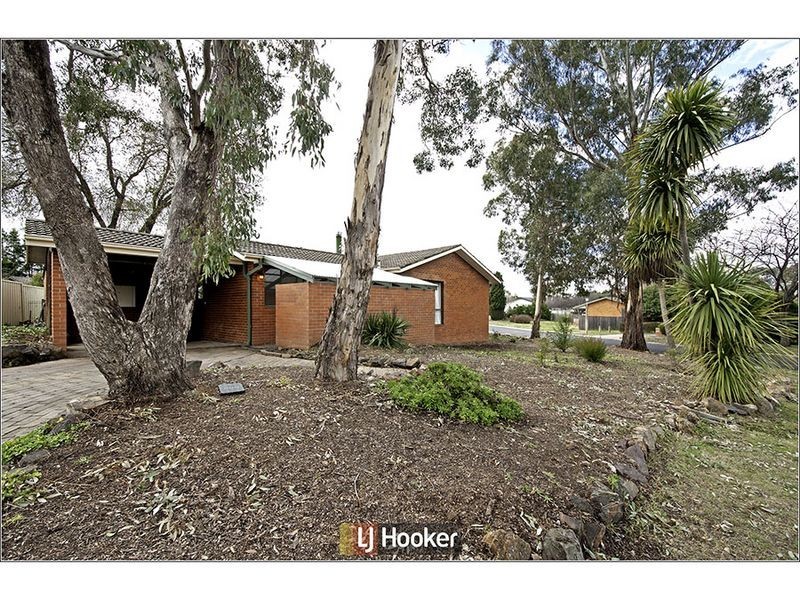 2 Kieran Place, Holt ACT 2615